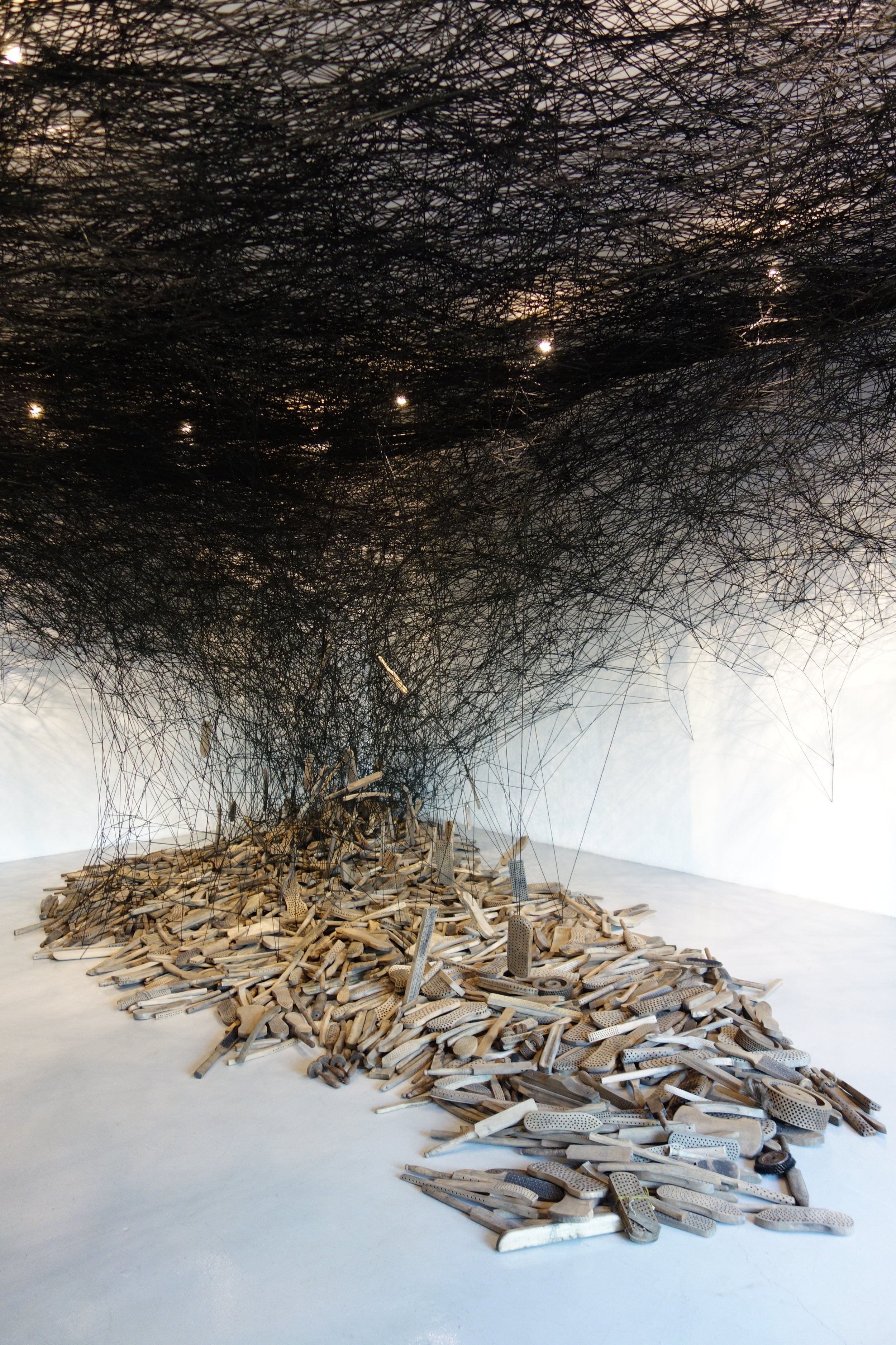 CHIHARU SHIOTA–塩田千春 CHIHARU SHIOTA–塩田千春